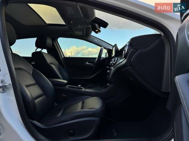 Білий Мерседес ГЛА-Клас, об'ємом двигуна 1.99 л та пробігом 149 тис. км за 18000 $, фото 76 на Automoto.ua