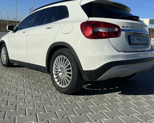 Білий Мерседес ГЛА-Клас, об'ємом двигуна 1.6 л та пробігом 111 тис. км за 18599 $, фото 11 на Automoto.ua