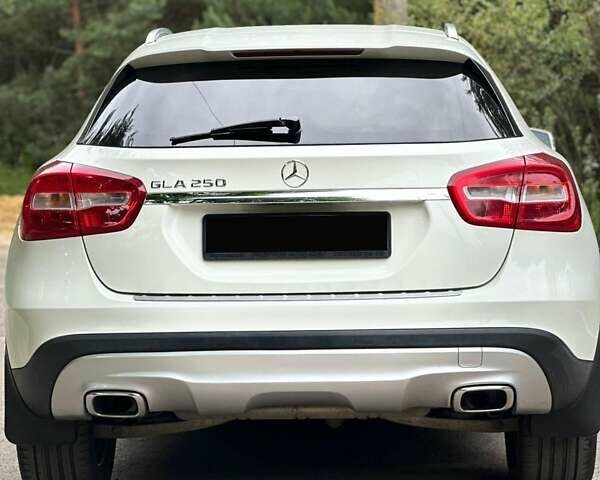 Белый Мерседес ГЛА-Класс, объемом двигателя 1.99 л и пробегом 150 тыс. км за 16600 $, фото 5 на Automoto.ua