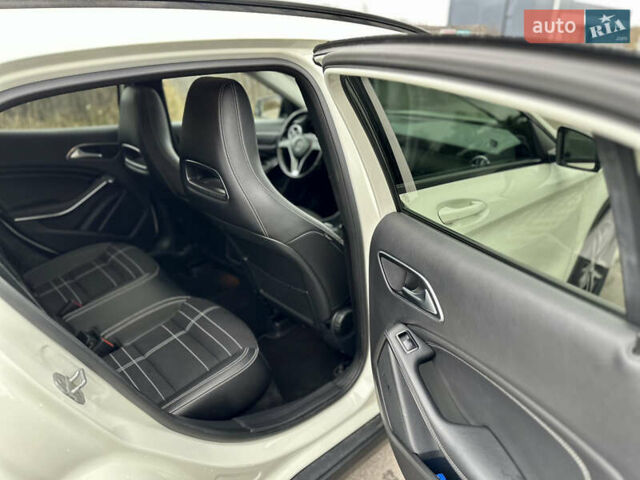 Белый Мерседес ГЛА-Класс, объемом двигателя 2.2 л и пробегом 343 тыс. км за 16250 $, фото 25 на Automoto.ua