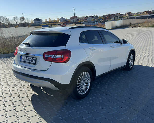 Білий Мерседес ГЛА-Клас, об'ємом двигуна 1.6 л та пробігом 111 тис. км за 18599 $, фото 7 на Automoto.ua