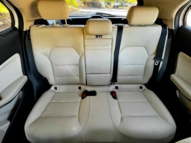 Белый Мерседес ГЛА-Класс, объемом двигателя 2 л и пробегом 71 тыс. км за 5400 $, фото 10 на Automoto.ua