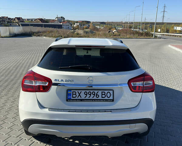 Білий Мерседес ГЛА-Клас, об'ємом двигуна 1.6 л та пробігом 111 тис. км за 18599 $, фото 10 на Automoto.ua