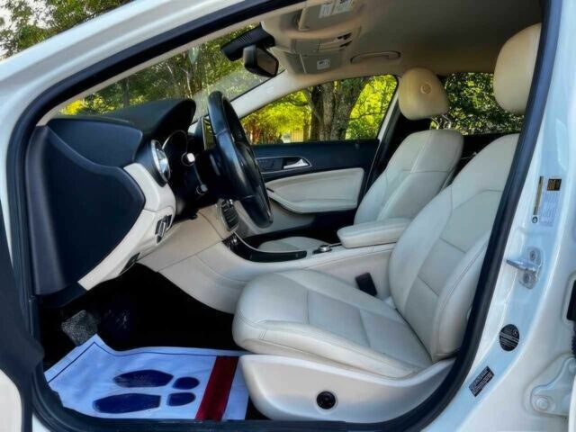 Белый Мерседес ГЛА-Класс, объемом двигателя 2 л и пробегом 71 тыс. км за 5400 $, фото 7 на Automoto.ua