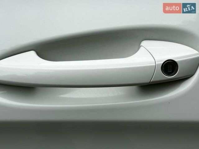 Белый Мерседес ГЛА-Класс, объемом двигателя 1.99 л и пробегом 150 тыс. км за 16600 $, фото 8 на Automoto.ua