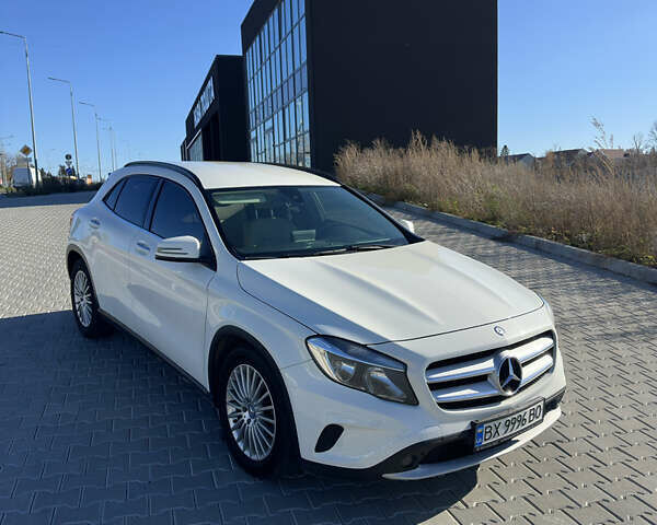 Білий Мерседес ГЛА-Клас, об'ємом двигуна 1.6 л та пробігом 111 тис. км за 18599 $, фото 3 на Automoto.ua