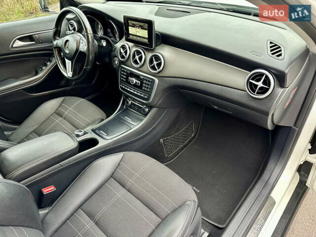 Белый Мерседес ГЛА-Класс, объемом двигателя 2.2 л и пробегом 343 тыс. км за 16250 $, фото 28 на Automoto.ua