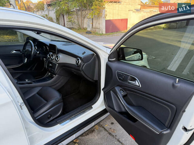 Мерседес ГЛА-Клас 2015 у Києві на Automoto.ua Білий Мерседес ГЛА-Клас, об'ємом двигуна 1.99 л та пробігом 149 тис. км за 15499 $, фото 12 на Automoto.ua