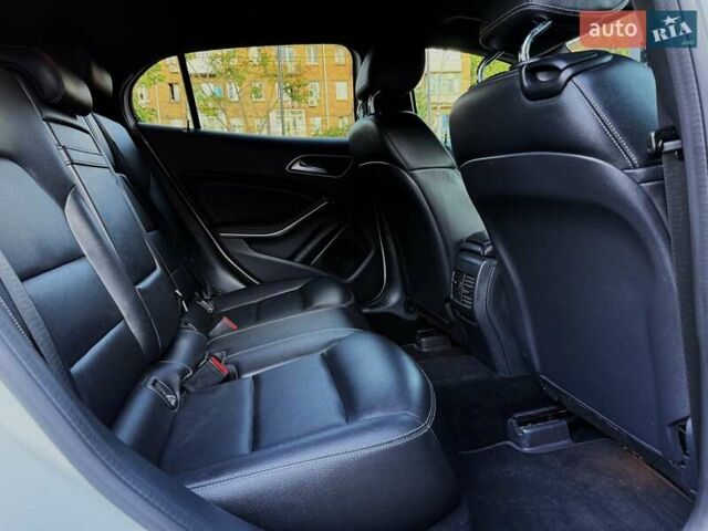 Белый Мерседес ГЛА-Класс, объемом двигателя 1.99 л и пробегом 102 тыс. км за 17700 $, фото 31 на Automoto.ua