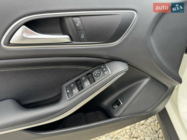 Білий Мерседес ГЛА-Клас, об'ємом двигуна 1.46 л та пробігом 46 тис. км за 21999 $, фото 11 на Automoto.ua