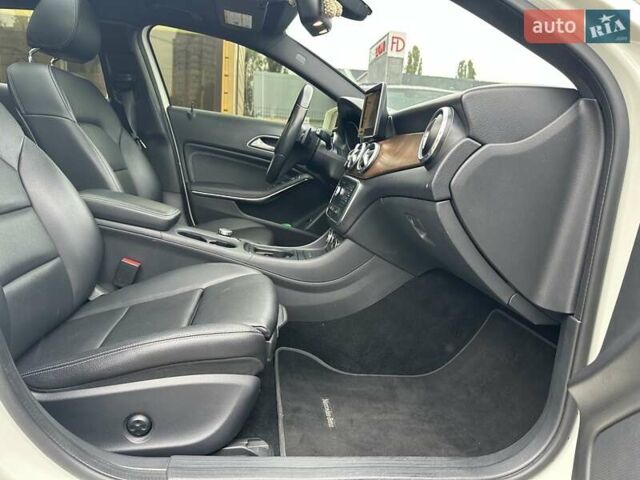 Белый Мерседес ГЛА-Класс, объемом двигателя 1.99 л и пробегом 145 тыс. км за 19500 $, фото 31 на Automoto.ua