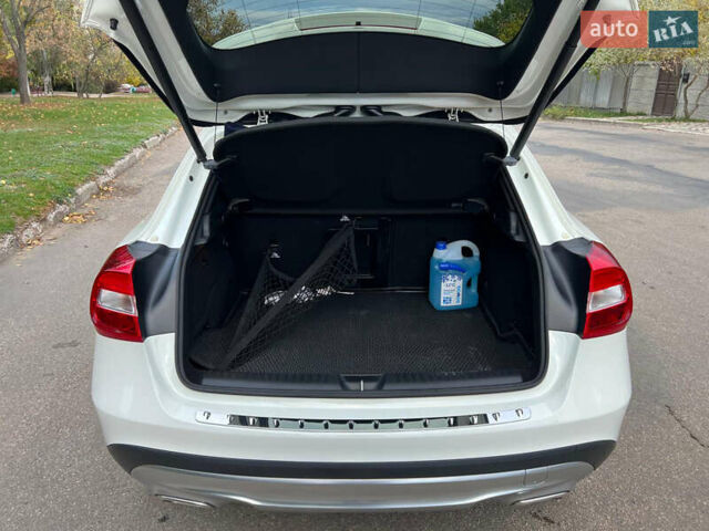 Белый Мерседес ГЛА-Класс, объемом двигателя 1.99 л и пробегом 91 тыс. км за 16700 $, фото 8 на Automoto.ua
