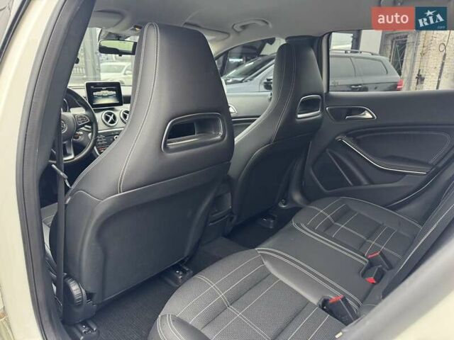 Белый Мерседес ГЛА-Класс, объемом двигателя 2.14 л и пробегом 251 тыс. км за 20500 $, фото 52 на Automoto.ua