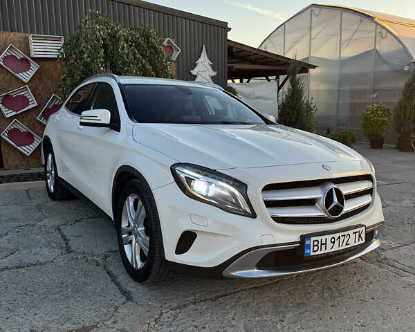 Белый Мерседес ГЛА-Класс, объемом двигателя 1.46 л и пробегом 324 тыс. км за 16700 $, фото 1 на Automoto.ua