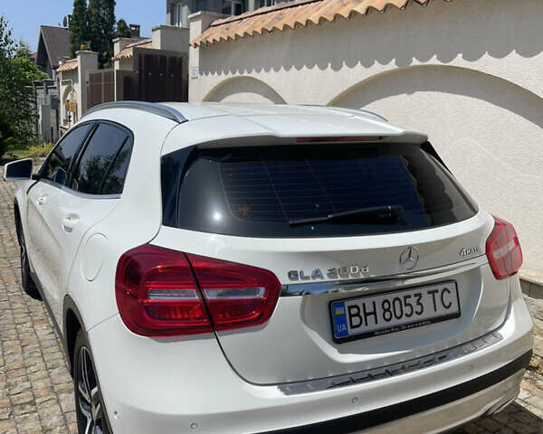 Белый Мерседес ГЛА-Класс, объемом двигателя 2.14 л и пробегом 176 тыс. км за 22000 $, фото 3 на Automoto.ua