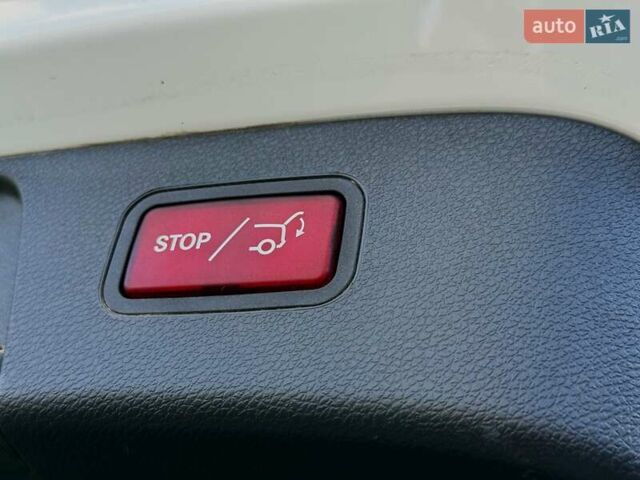 Белый Мерседес ГЛА-Класс, объемом двигателя 1.99 л и пробегом 102 тыс. км за 17299 $, фото 23 на Automoto.ua