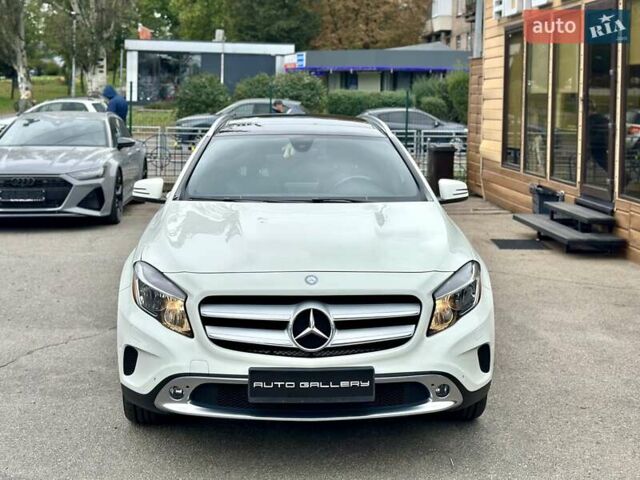 Белый Мерседес ГЛА-Класс, объемом двигателя 1.99 л и пробегом 145 тыс. км за 19500 $, фото 2 на Automoto.ua