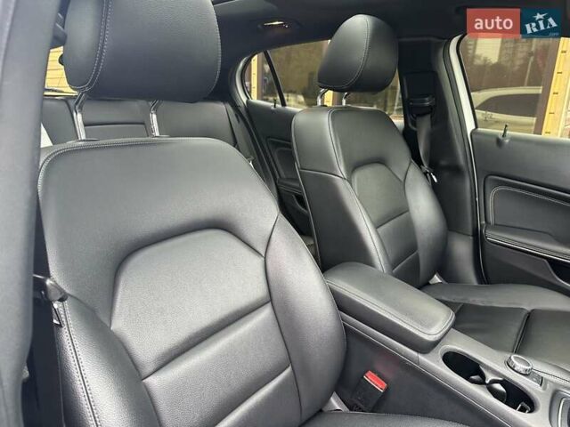 Белый Мерседес ГЛА-Класс, объемом двигателя 1.99 л и пробегом 145 тыс. км за 19500 $, фото 30 на Automoto.ua