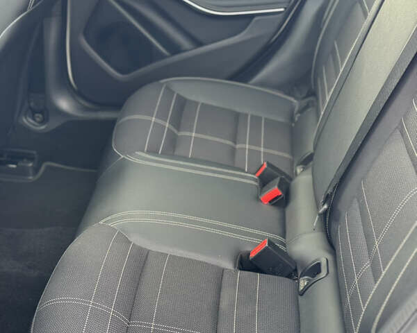 Білий Мерседес ГЛА-Клас, об'ємом двигуна 1.46 л та пробігом 46 тис. км за 21999 $, фото 19 на Automoto.ua