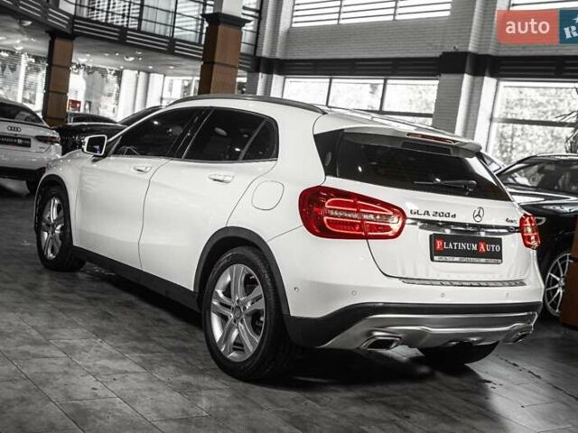 Белый Мерседес ГЛА-Класс, объемом двигателя 2.14 л и пробегом 123 тыс. км за 21900 $, фото 59 на Automoto.ua