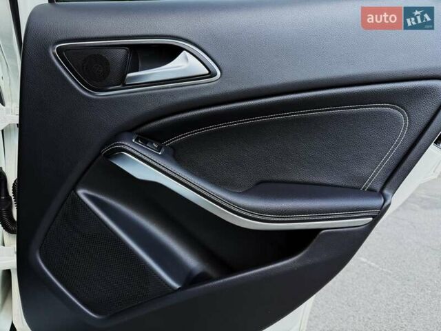 Белый Мерседес ГЛА-Класс, объемом двигателя 1.99 л и пробегом 102 тыс. км за 17299 $, фото 30 на Automoto.ua