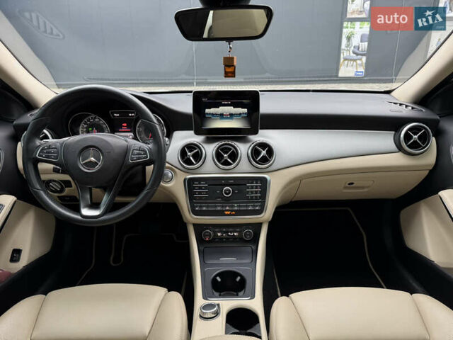 Белый Мерседес ГЛА-Класс, объемом двигателя 1.99 л и пробегом 110 тыс. км за 17500 $, фото 21 на Automoto.ua