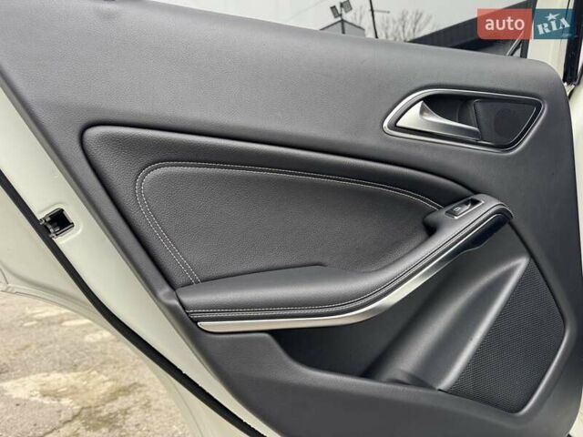 Белый Мерседес ГЛА-Класс, объемом двигателя 2.14 л и пробегом 251 тыс. км за 20500 $, фото 46 на Automoto.ua