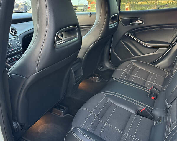 Белый Мерседес ГЛА-Класс, объемом двигателя 1.46 л и пробегом 324 тыс. км за 16700 $, фото 15 на Automoto.ua