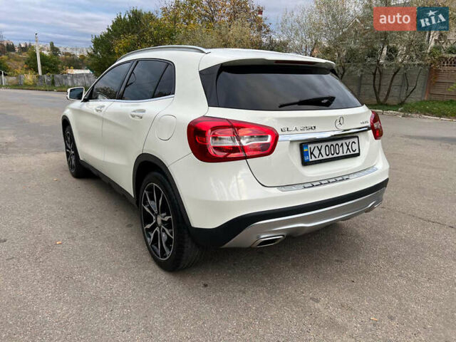 Белый Мерседес ГЛА-Класс, объемом двигателя 1.99 л и пробегом 91 тыс. км за 16700 $, фото 3 на Automoto.ua