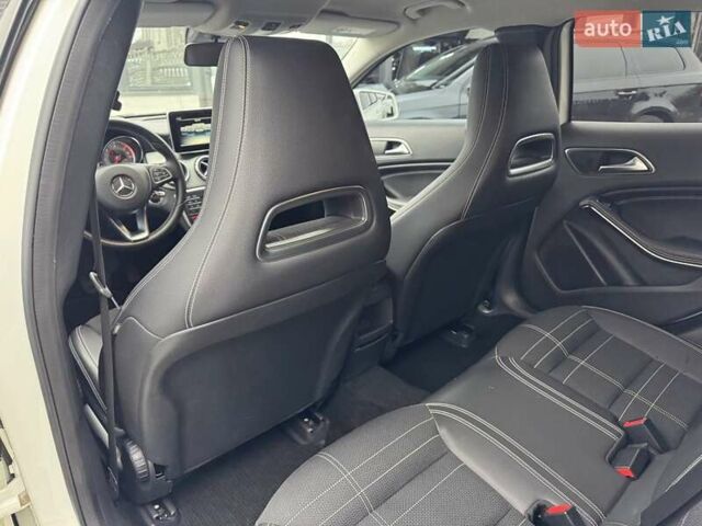 Белый Мерседес ГЛА-Класс, объемом двигателя 2.14 л и пробегом 251 тыс. км за 20500 $, фото 49 на Automoto.ua