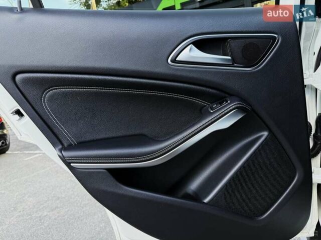 Белый Мерседес ГЛА-Класс, объемом двигателя 1.99 л и пробегом 102 тыс. км за 17700 $, фото 28 на Automoto.ua