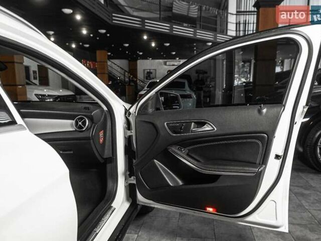 Белый Мерседес ГЛА-Класс, объемом двигателя 2.14 л и пробегом 123 тыс. км за 21900 $, фото 60 на Automoto.ua