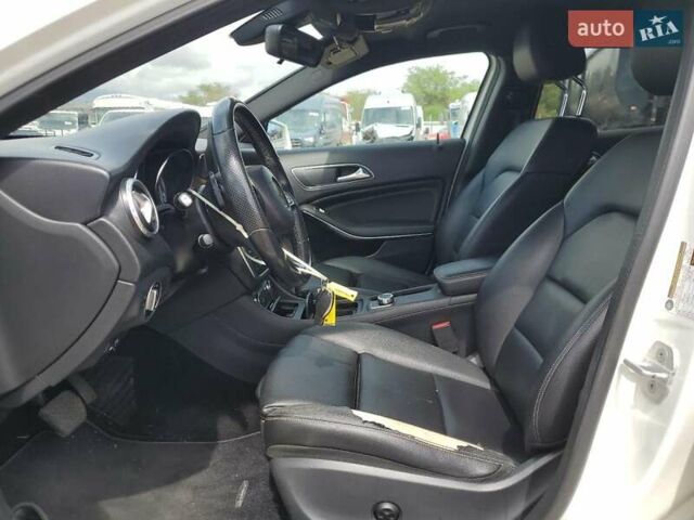 Білий Мерседес ГЛА-Клас, об'ємом двигуна 1.6 л та пробігом 134 тис. км за 2900 $, фото 6 на Automoto.ua