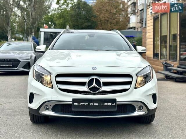 Белый Мерседес ГЛА-Класс, объемом двигателя 1.99 л и пробегом 145 тыс. км за 19500 $, фото 1 на Automoto.ua