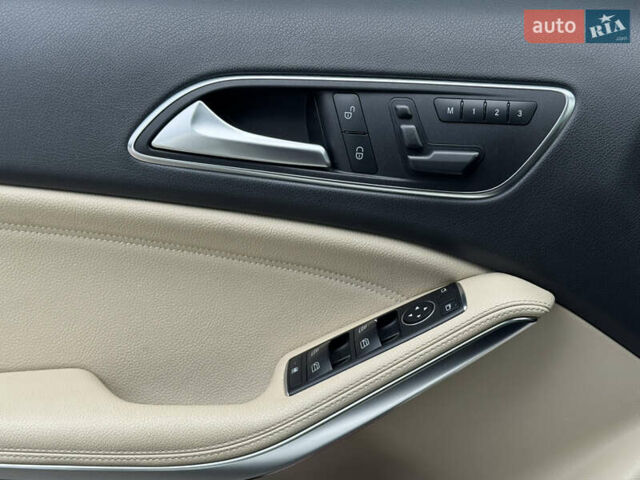 Белый Мерседес ГЛА-Класс, объемом двигателя 1.99 л и пробегом 110 тыс. км за 17500 $, фото 34 на Automoto.ua