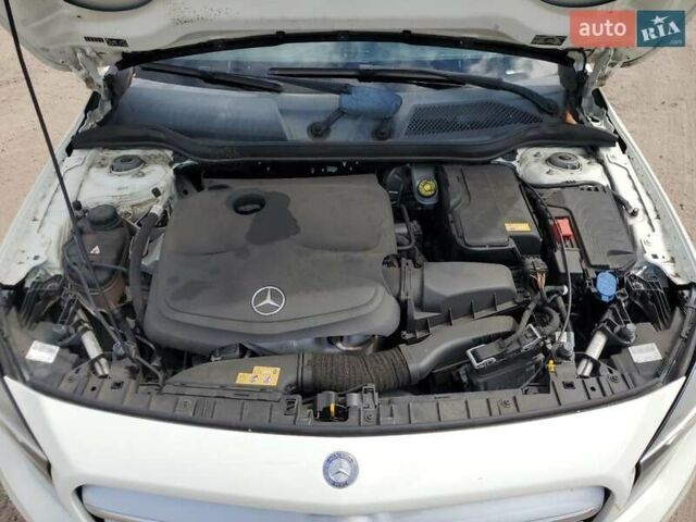 Білий Мерседес ГЛА-Клас, об'ємом двигуна 1.6 л та пробігом 134 тис. км за 2900 $, фото 10 на Automoto.ua