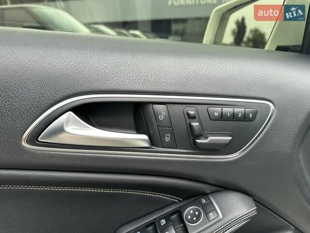 Белый Мерседес ГЛА-Класс, объемом двигателя 1.99 л и пробегом 145 тыс. км за 19500 $, фото 16 на Automoto.ua