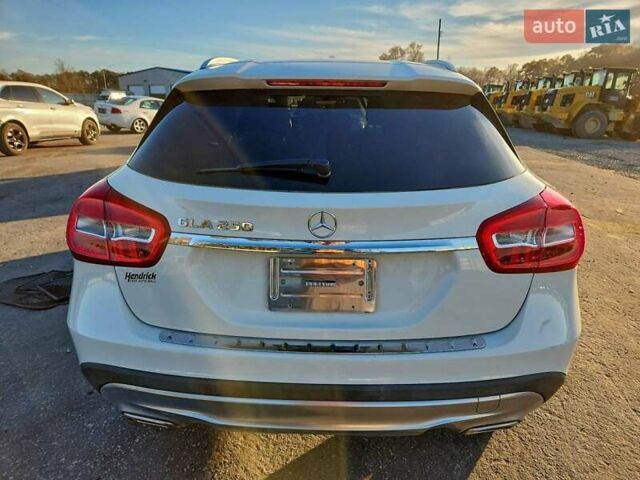 Белый Мерседес ГЛА-Класс, объемом двигателя 1.99 л и пробегом 170 тыс. км за 4500 $, фото 5 на Automoto.ua