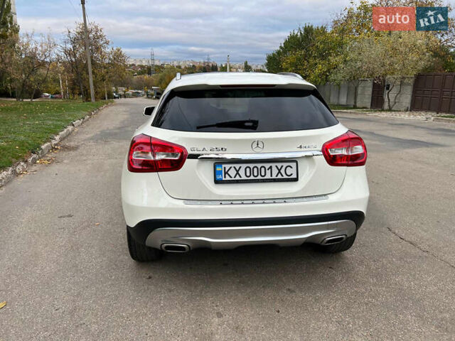 Белый Мерседес ГЛА-Класс, объемом двигателя 1.99 л и пробегом 91 тыс. км за 16700 $, фото 4 на Automoto.ua