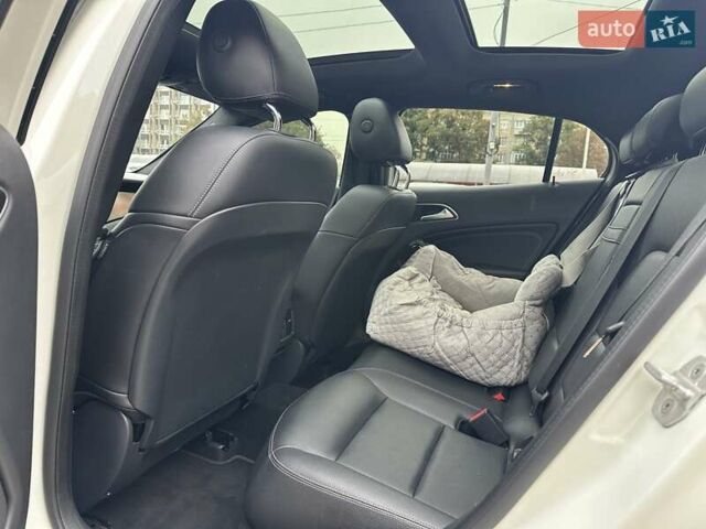 Белый Мерседес ГЛА-Класс, объемом двигателя 1.99 л и пробегом 145 тыс. км за 19500 $, фото 24 на Automoto.ua