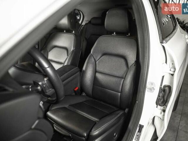 Белый Мерседес ГЛА-Класс, объемом двигателя 2.14 л и пробегом 123 тыс. км за 21900 $, фото 47 на Automoto.ua