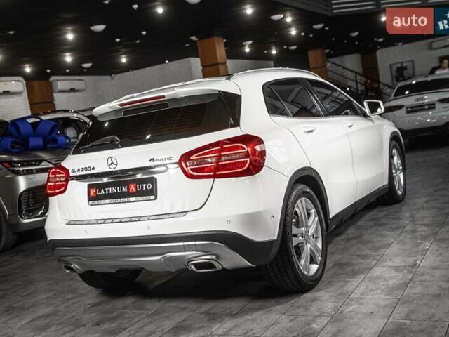 Белый Мерседес ГЛА-Класс, объемом двигателя 2.14 л и пробегом 123 тыс. км за 21900 $, фото 21 на Automoto.ua