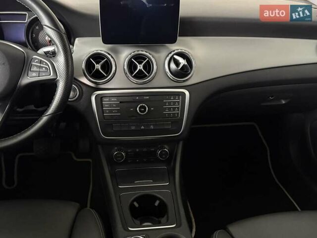 Белый Мерседес ГЛА-Класс, объемом двигателя 1.99 л и пробегом 62 тыс. км за 22800 $, фото 16 на Automoto.ua