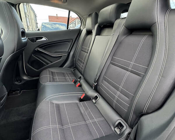 Білий Мерседес ГЛА-Клас, об'ємом двигуна 1.46 л та пробігом 46 тис. км за 21999 $, фото 16 на Automoto.ua