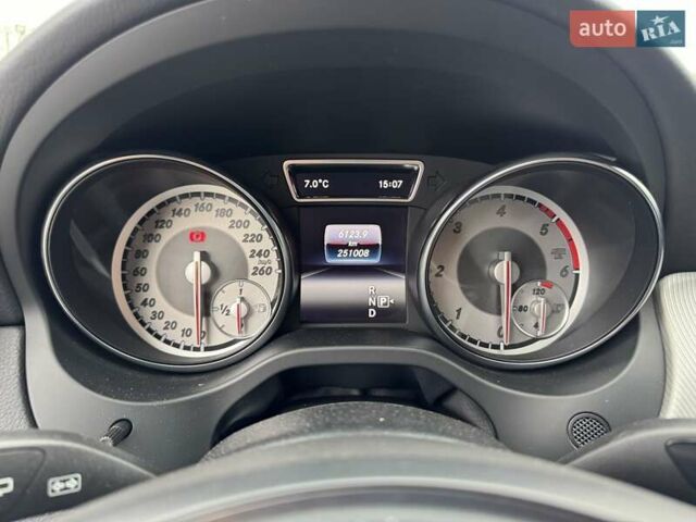 Белый Мерседес ГЛА-Класс, объемом двигателя 2.14 л и пробегом 251 тыс. км за 20500 $, фото 28 на Automoto.ua