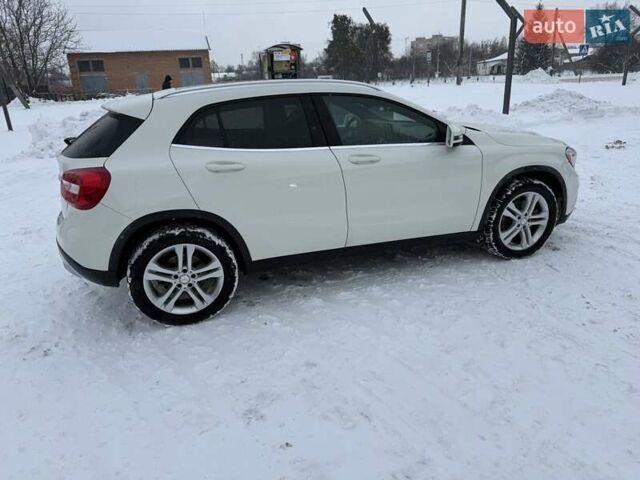 Белый Мерседес ГЛА-Класс, объемом двигателя 1.99 л и пробегом 88 тыс. км за 19200 $, фото 2 на Automoto.ua