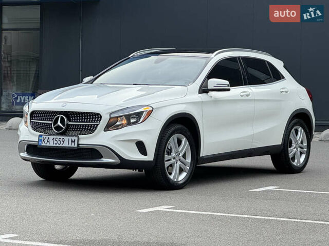 Белый Мерседес ГЛА-Класс, объемом двигателя 1.99 л и пробегом 110 тыс. км за 17500 $, фото 3 на Automoto.ua