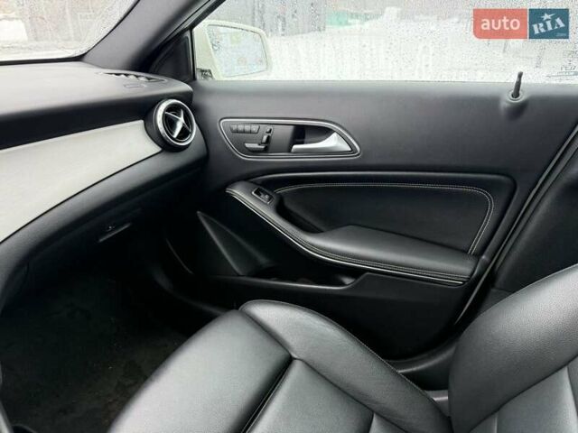 Белый Мерседес ГЛА-Класс, объемом двигателя 1.99 л и пробегом 88 тыс. км за 19200 $, фото 19 на Automoto.ua