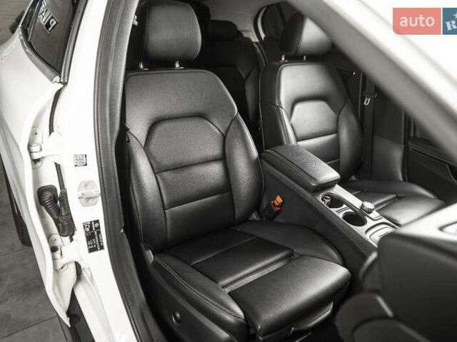 Белый Мерседес ГЛА-Класс, объемом двигателя 2.14 л и пробегом 123 тыс. км за 21900 $, фото 18 на Automoto.ua