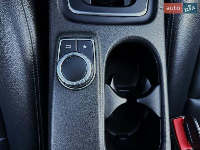 Белый Мерседес ГЛА-Класс, объемом двигателя 1.99 л и пробегом 102 тыс. км за 17299 $, фото 36 на Automoto.ua